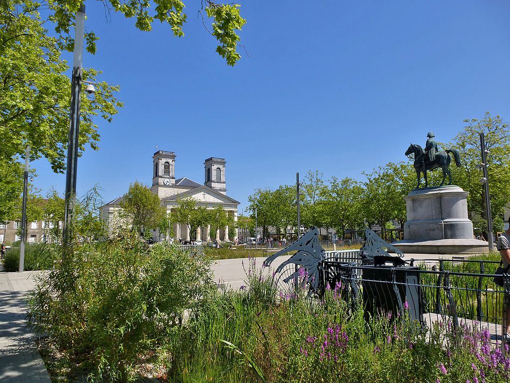Place_Napoléon,_La_Roche_sur_Yon Place_Napoléon,_La_Roche_sur_Yon